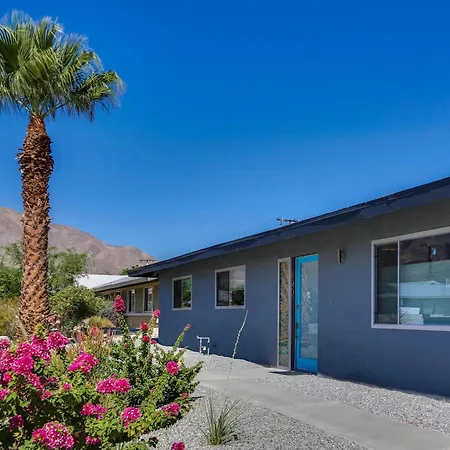 Palm Springs Life Villa